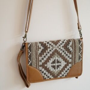 Brown woven leather crossbody bag